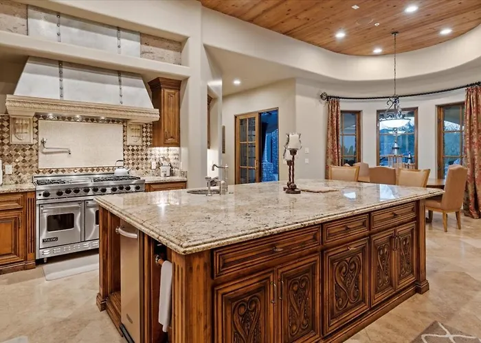 Romantic 4br Hacienda With Pool, And Close To Town *