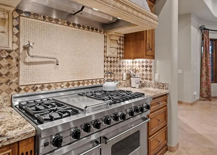 Villa Romantic 4br Hacienda With Pool, And Close To Town