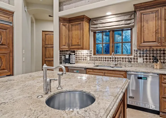 Romantic 4br Hacienda With Pool, And Close To Town Cave Creek