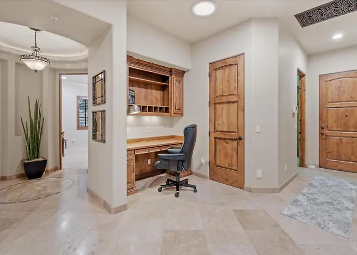 Romantic 4br Hacienda With Pool, And Close To Town Cave Creek