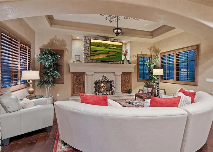 Romantic 4br Hacienda With Pool, And Close To Town