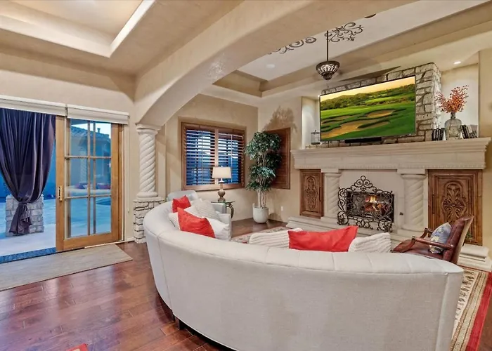 Romantic 4br Hacienda With Pool, And Close To Town Villa