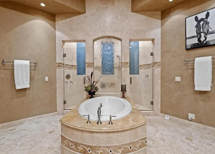 Villa Romantic 4br Hacienda With Pool, And Close To Town *