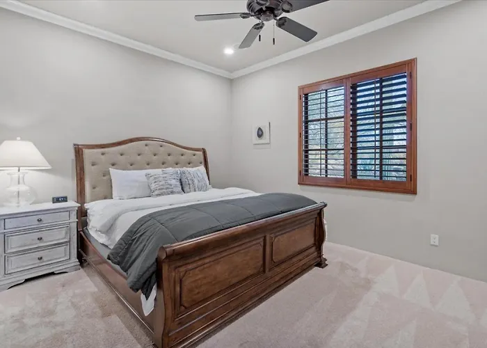 Romantic 4br Hacienda With Pool, And Close To Town Villa