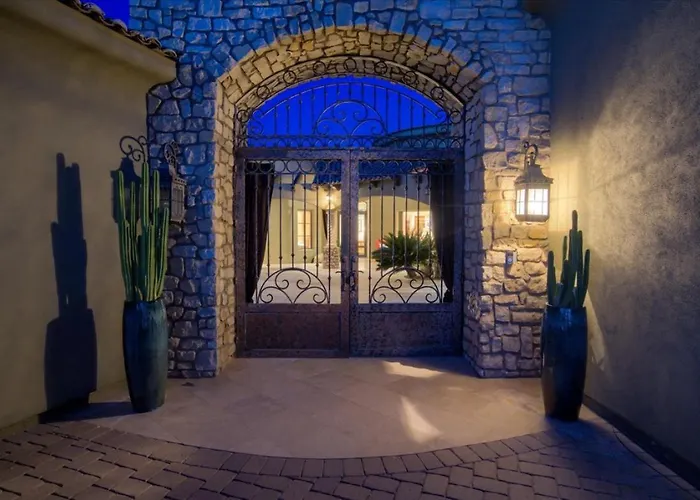 Villa Romantic 4br Hacienda With Pool, And Close To Town *